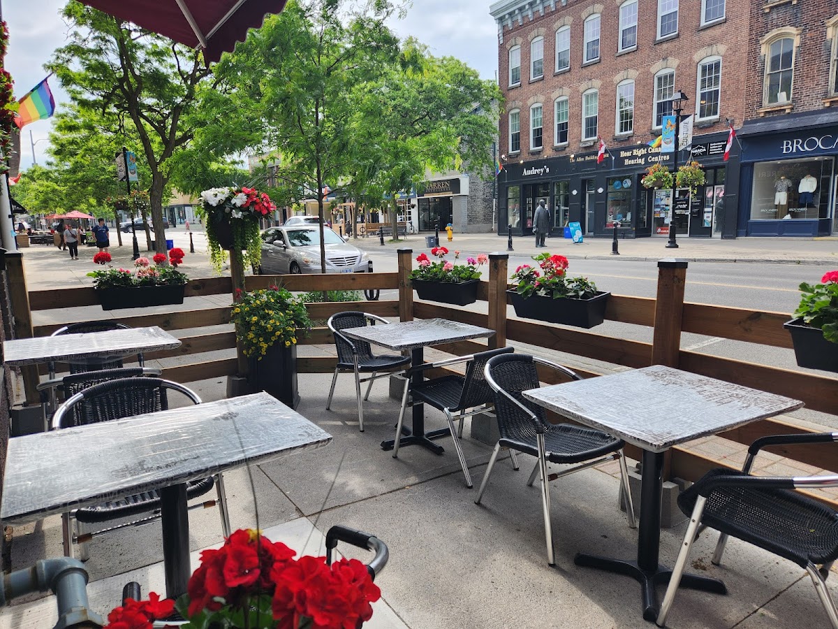 Midi Bistro Restaurant
